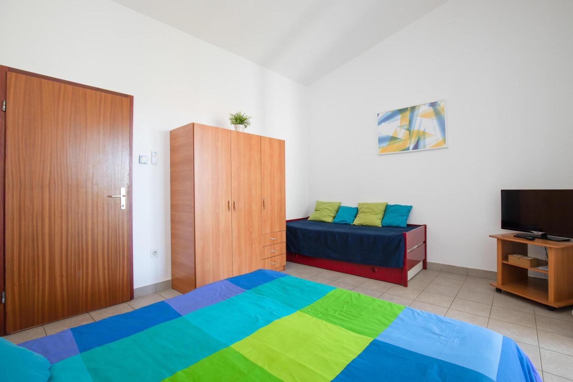 Apartments Brankica Island - Happy Rentals ヴァンタシチ エクステリア 写真