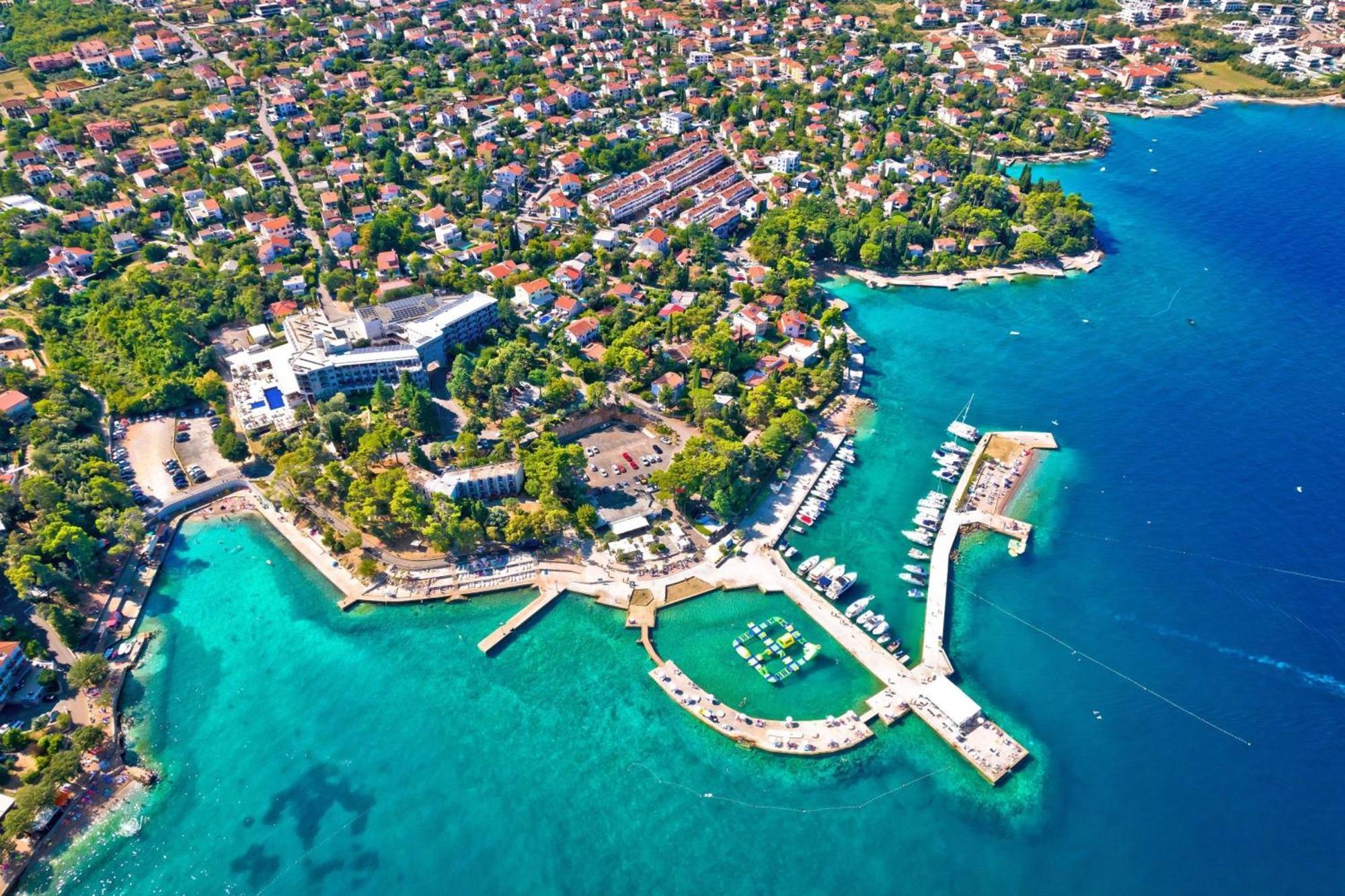 Apartments Brankica Island - Happy Rentals ヴァンタシチ エクステリア 写真